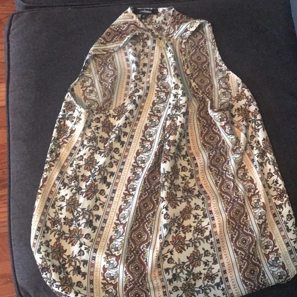 Clothes - Picture 2 of 3